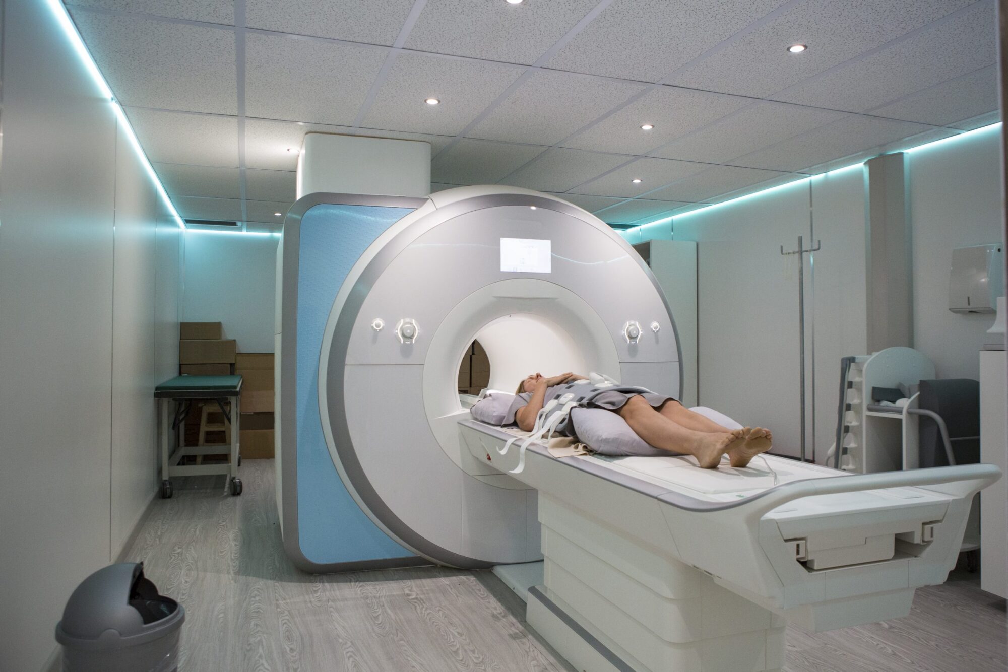 patient going into Siemens mri scanner trailer