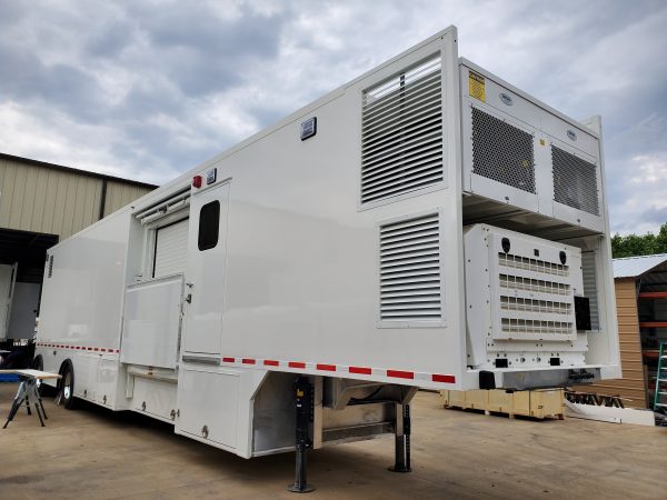 Exterior Siemens AERA Platinum Mobile Trailer