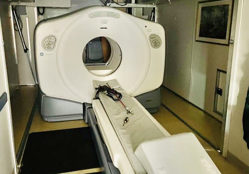 GE Discovery VCT 64/128 Mobile Scanner