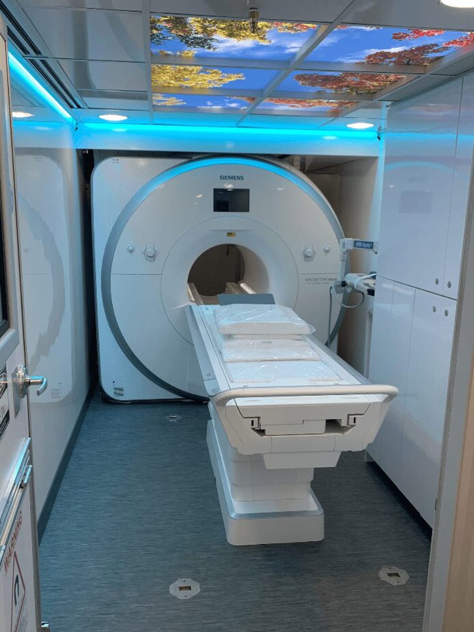 This is a Button linking to Mobile MRI